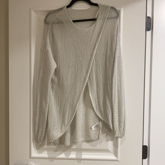 light grey Aritzia sweater - Picture 2 of 3